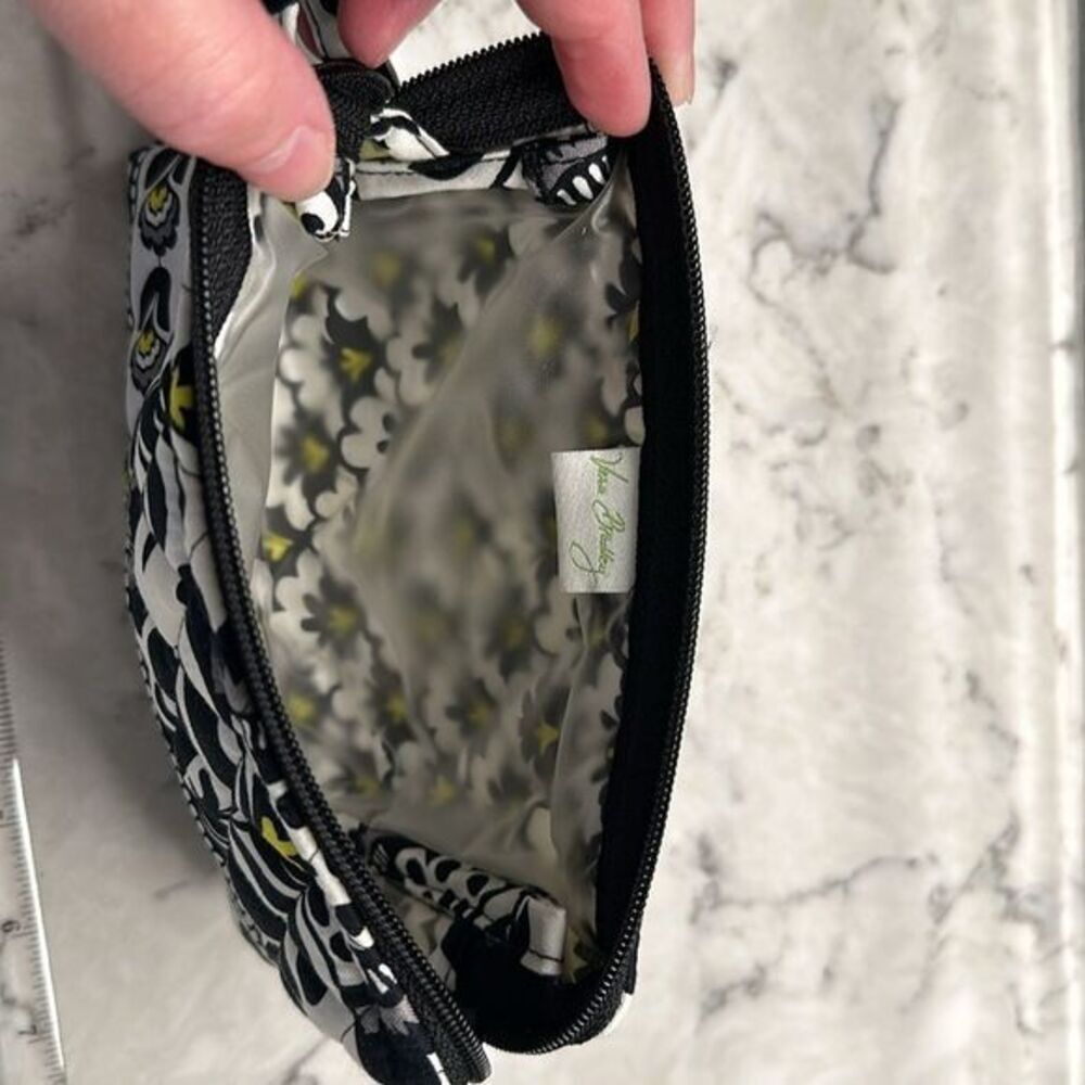 Vera Bradley Cosmetic Makeup Bag Travel Toiletry‎ Pouch Black White Floral - Picture 3 of 3